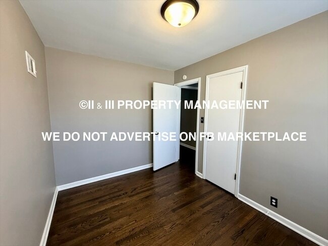 Building Photo - 829 S Sherman St