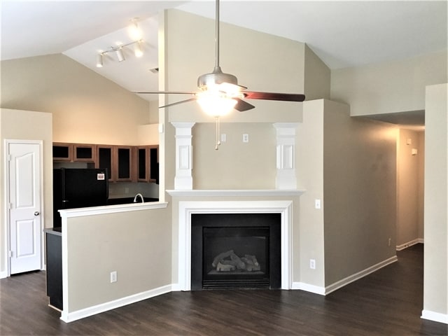 Building Photo - 517 Lindsborg Trl