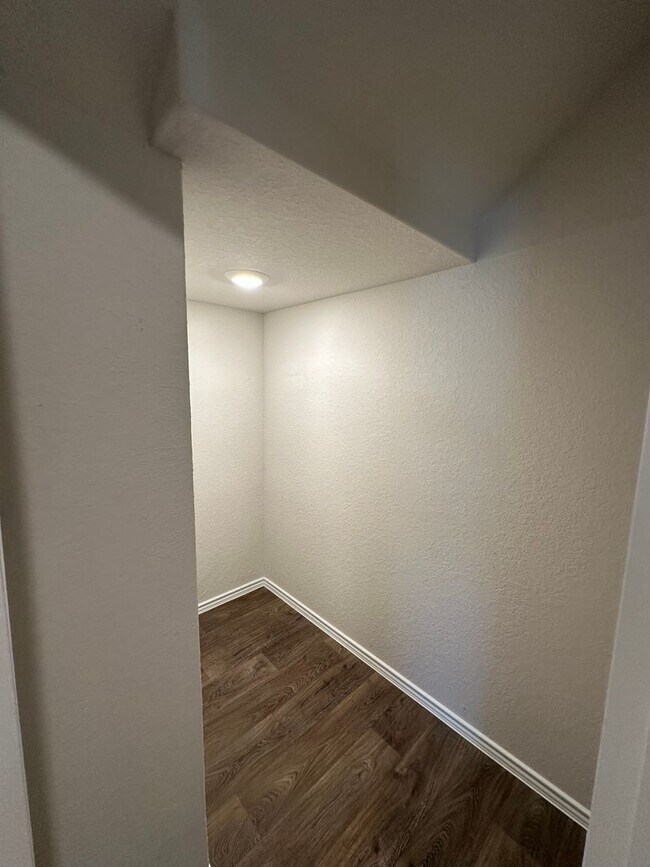 Building Photo - 8530 Brisk Water