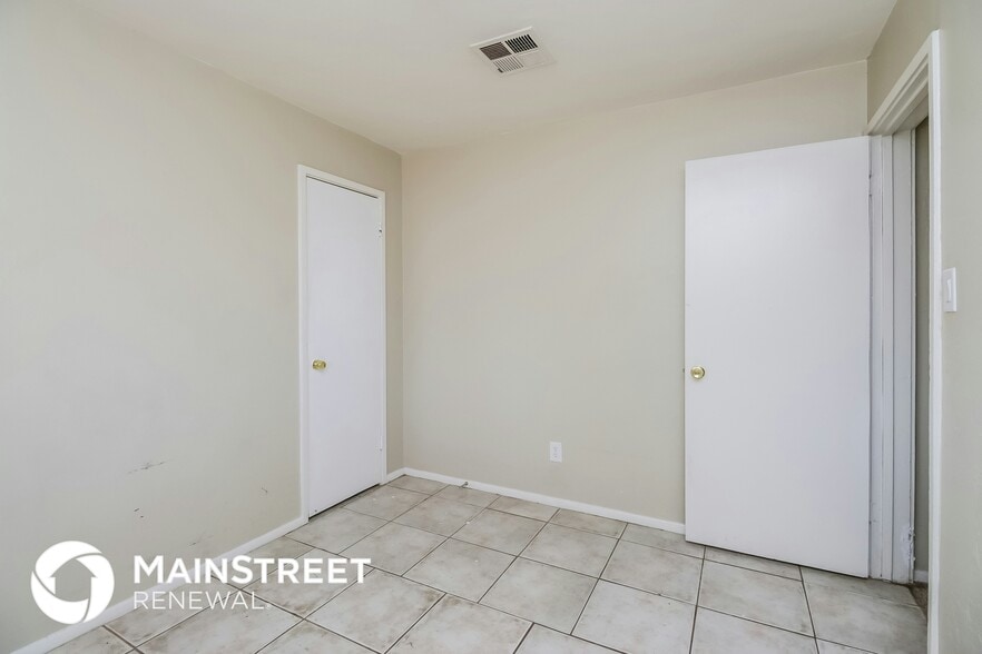 Building Photo - 2235 E Nancy Ln