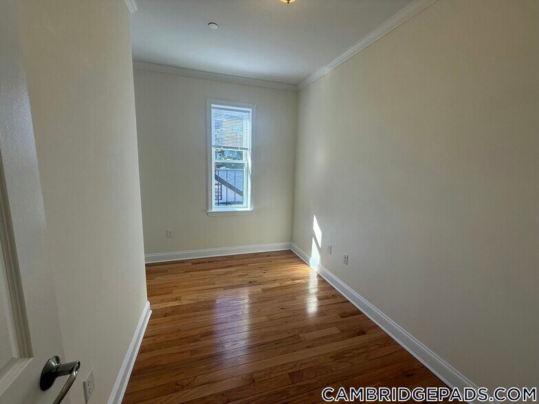 Building Photo - 3 Chauncy St