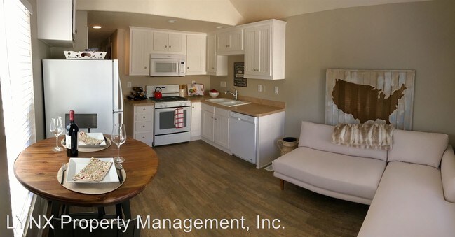 Building Photo - 1130 Punta Gorda St