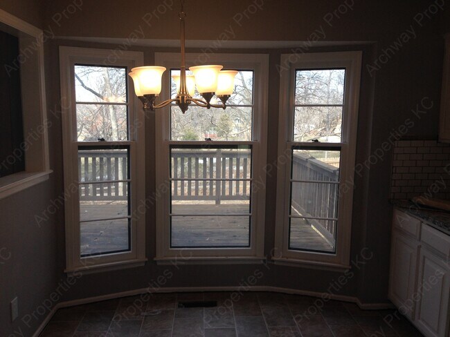 Building Photo - 14622 W 89th St