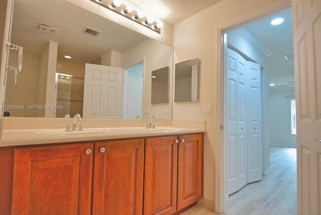 Building Photo - 4648 56th Ln