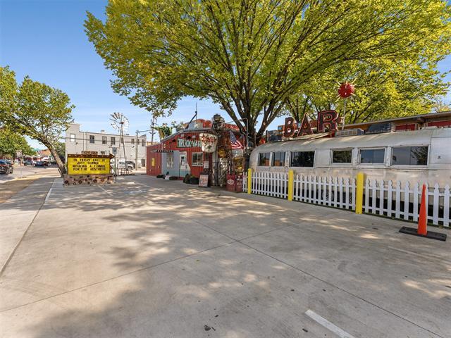 Building Photo - 2019 N Prairie Ave