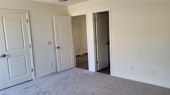Building Photo - 1141 Aspen Dr
