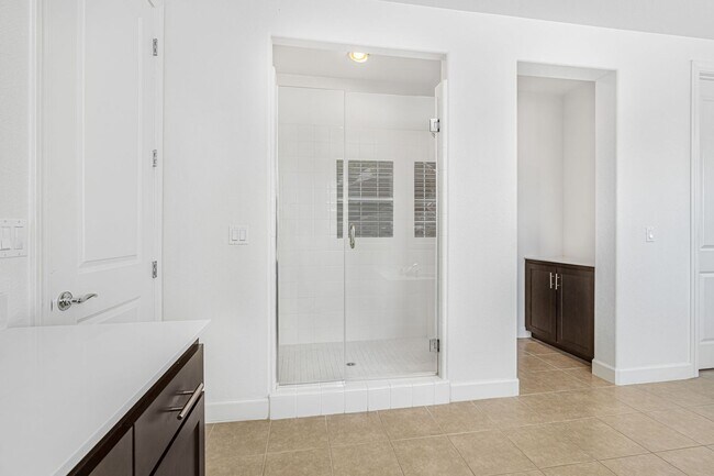 Building Photo - Charming 4BR/4BA Single-Family Home in Sou...