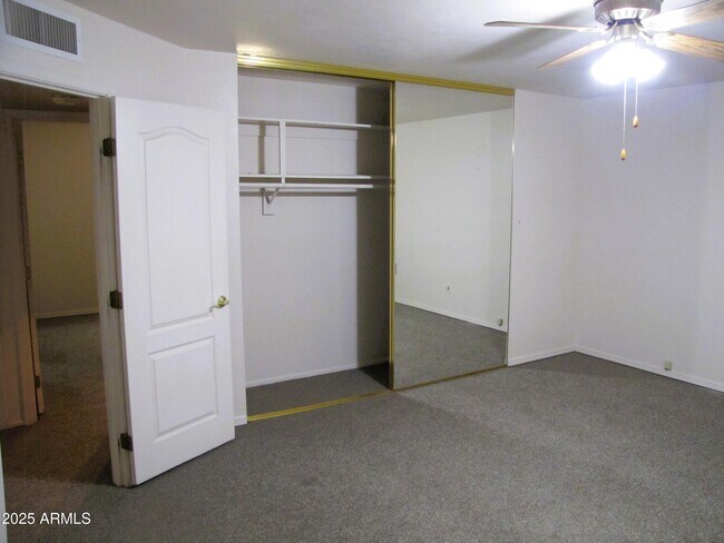 Building Photo - 1516 Hummingbird Ln