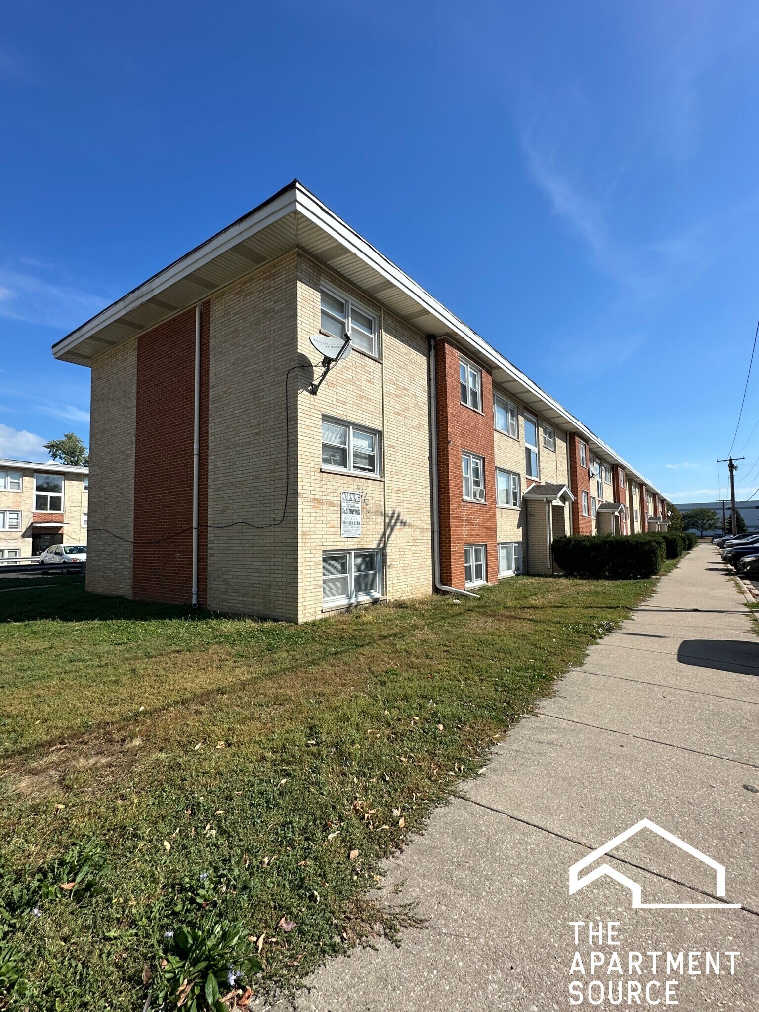 Building Photo - 9612 Ivanhoe Ave