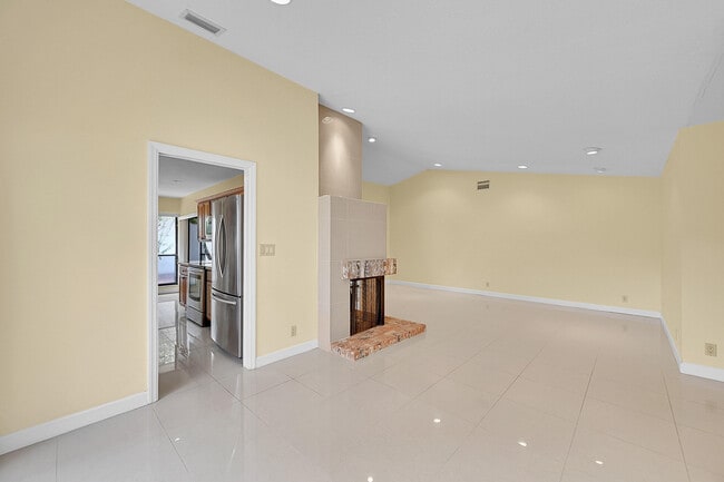 Building Photo - 6820 Allegre Ct