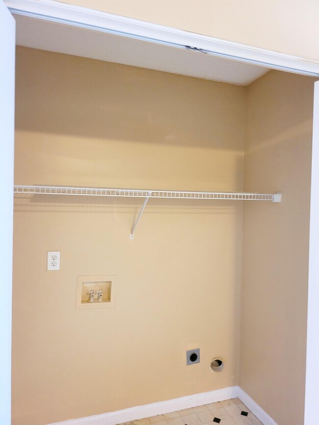 Building Photo - 7 Sterling Ridge Ct
