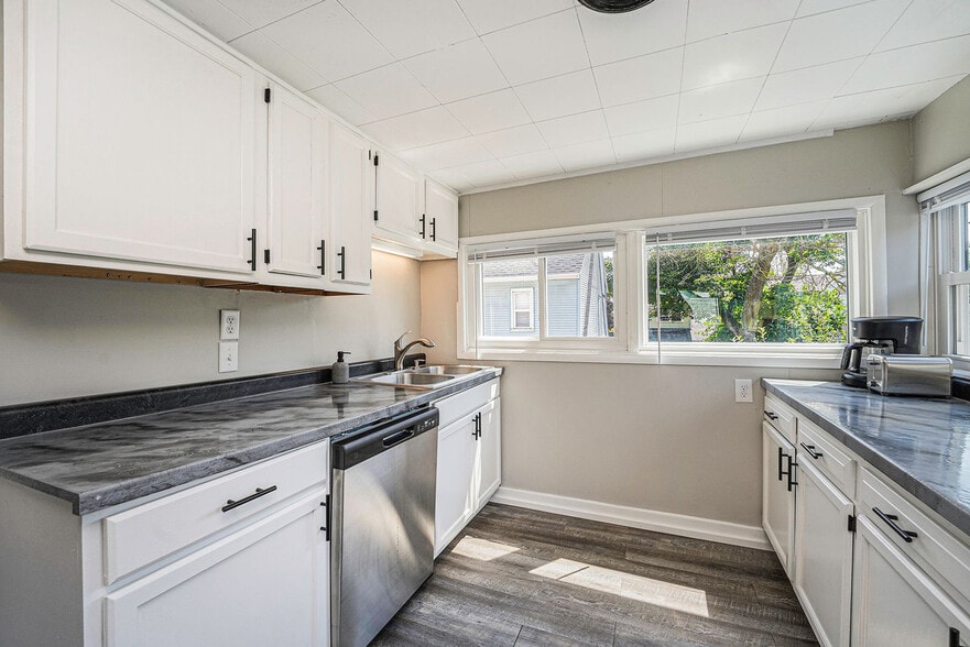 Building Photo - 149 Valley Ave NW