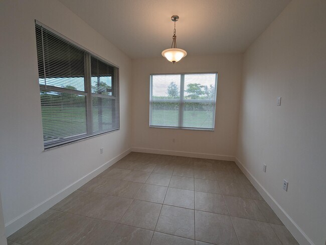 Building Photo - 13541 SW Oceanus Blvd