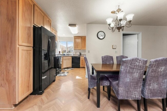 Building Photo - 255 Foots Creek Rd