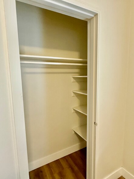 Building Photo - 2546 S 1700 E