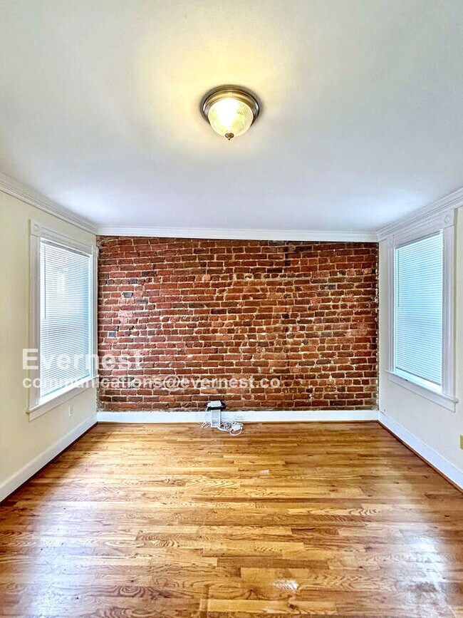 Building Photo - 218 W Marshall St