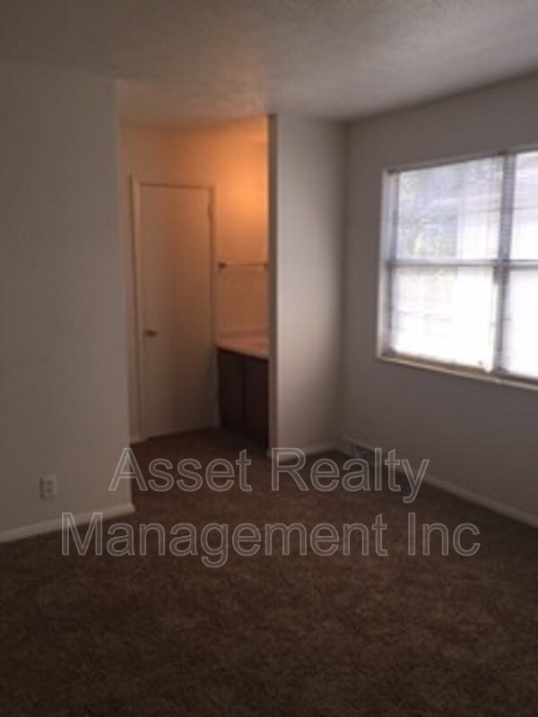 Building Photo - 9116 Cedarpark Ln NW