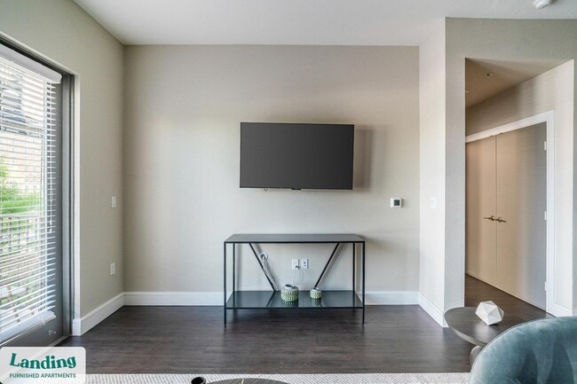 Building Photo - 1535 Canal St