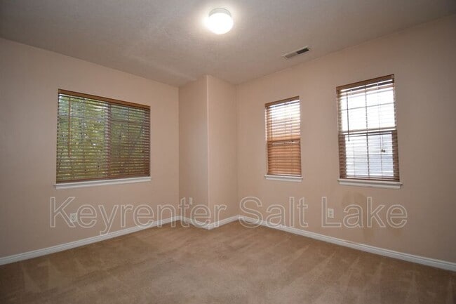 Building Photo - 6762 W Callery Ln