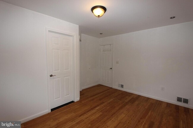 Building Photo - 1535 K St SE
