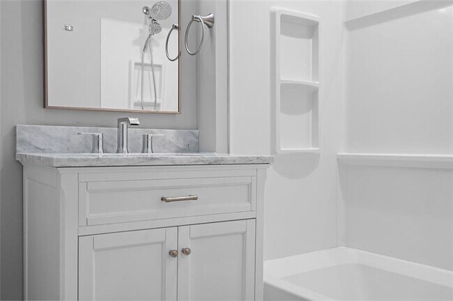 Building Photo - 715 Filbert St