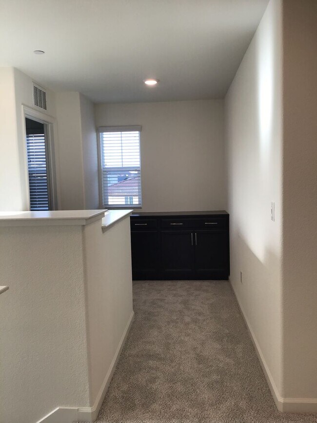 Building Photo - 7105 Encore Way