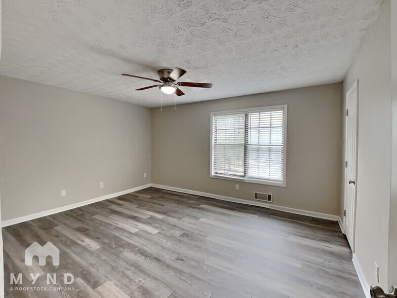 Building Photo - 4395 Coopers Creek Dr SE