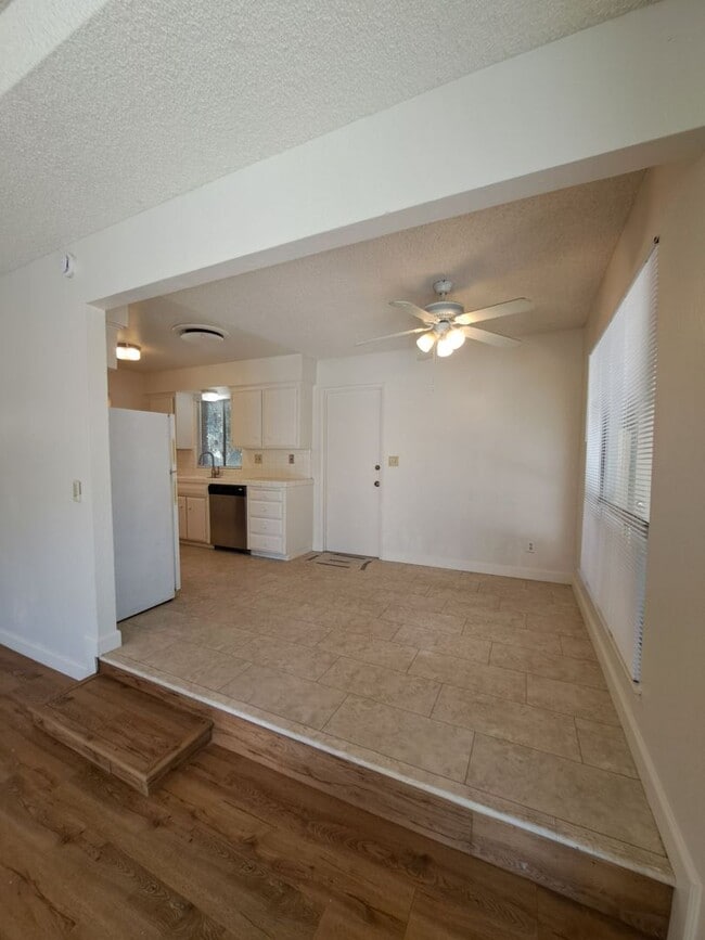 Building Photo - RENT REDUCE TO $2200 – Beautiful 3-Bed, 2-Bath Fresno Home!
