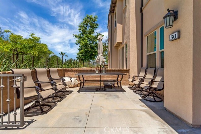 Building Photo - 30 Finch