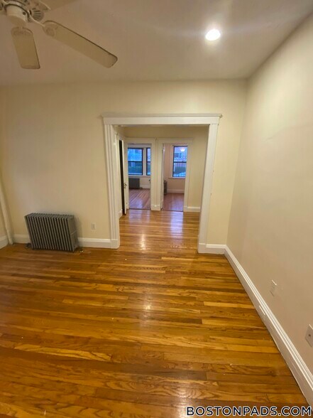 Building Photo - 240 Kelton St