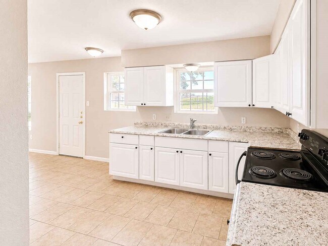 Building Photo - 8607 Sherrywood Dr