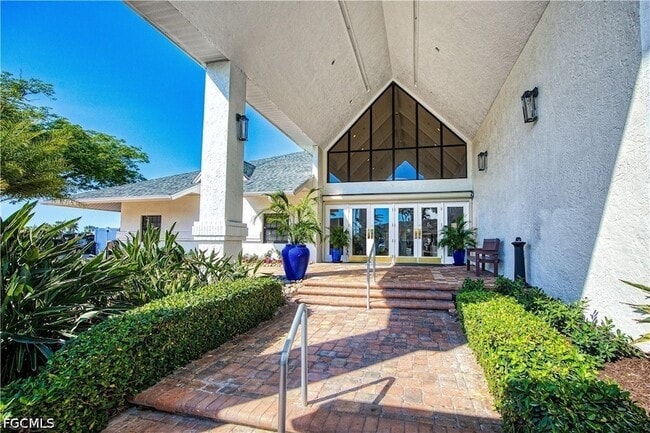 Building Photo - 12581 Kelly Sands Way