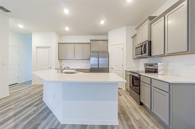 Building Photo - 31423 Paper Birch St