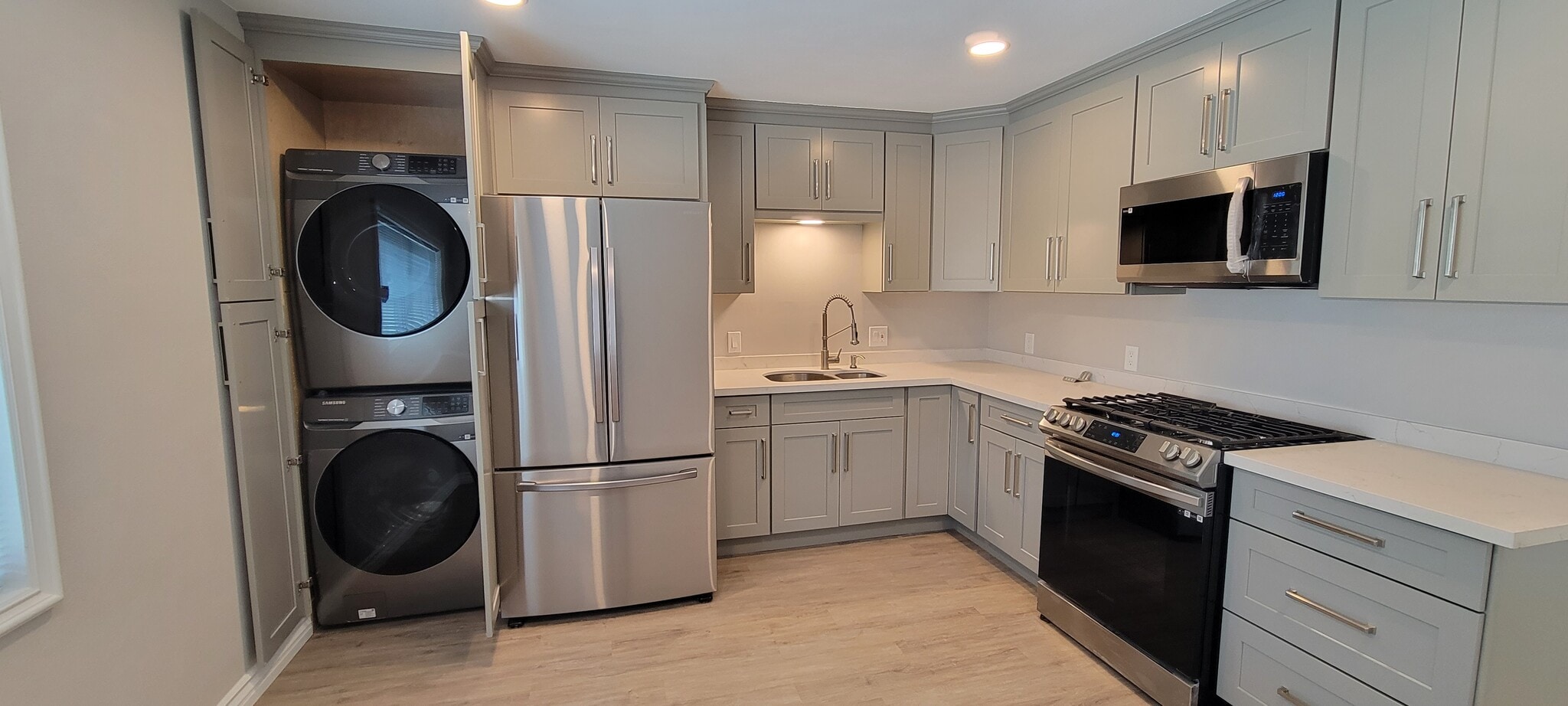 Washer & Dryer - 115 Juniper St