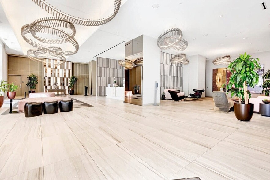 Building Photo - 4010 S Ocean Dr