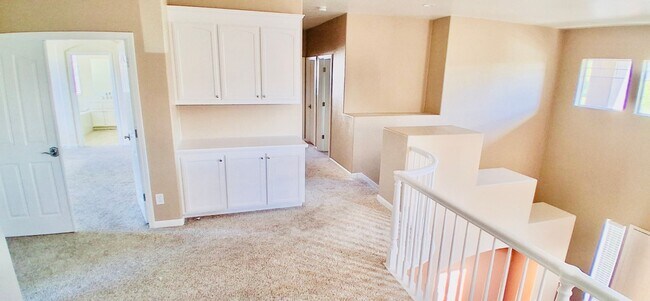 Building Photo - Beautifully Remodeled 4-Bedroom, 2.5 Bath ...