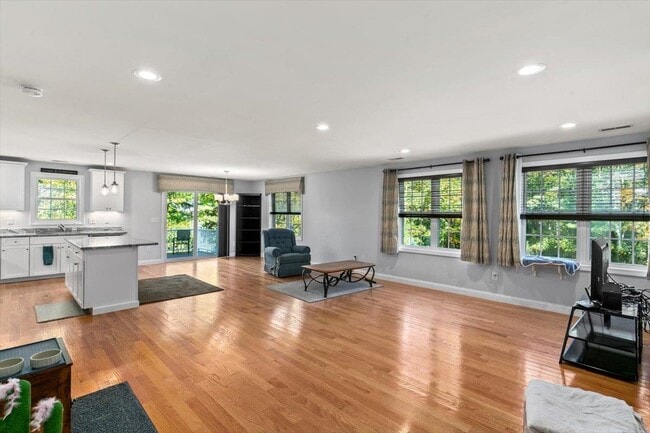 Building Photo - 55 Park Ave
