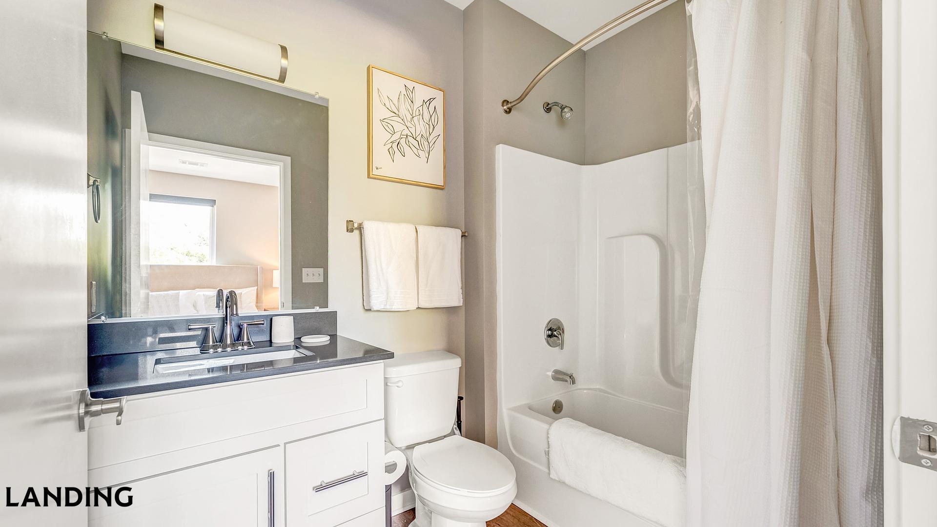 Building Photo - 5040 Linbar Dr