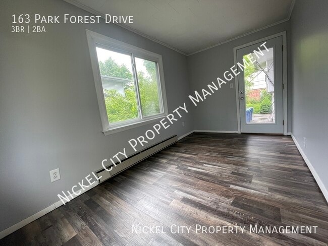 Building Photo - 163 Park Forest Dr
