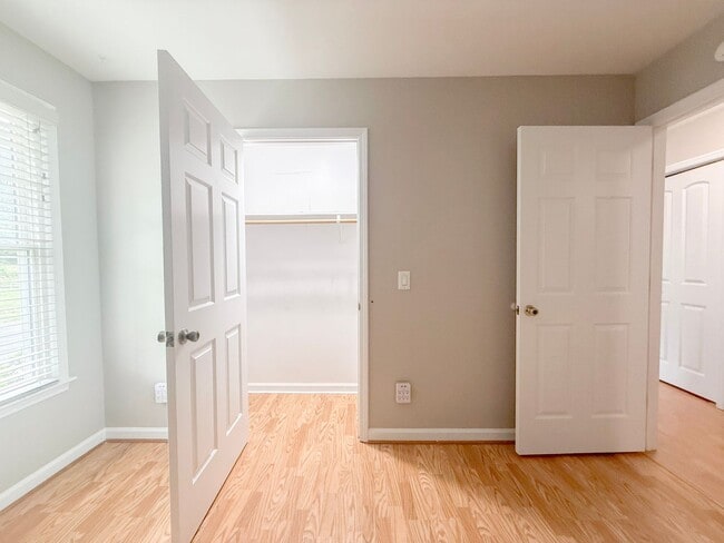 Building Photo - Spacious 3-Bedroom Home with Screened Porch, 2-Car Garage + Workshop