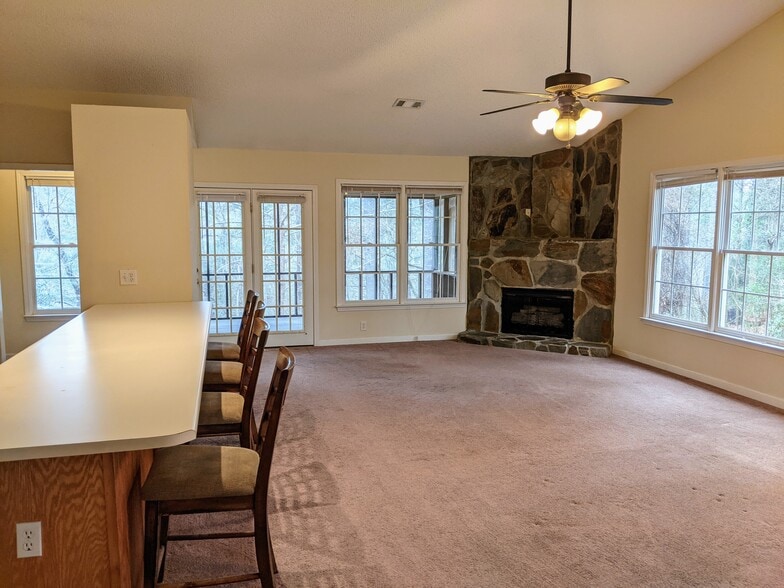 Building Photo - 311 River Lodge Dr A