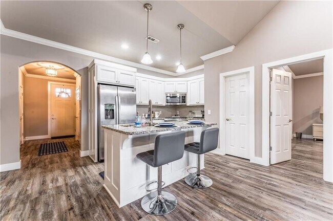 Building Photo - 1805 Woodhause Cir