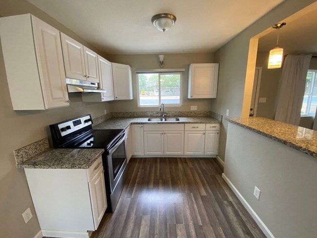 Building Photo - NE Visalia home coming soon!