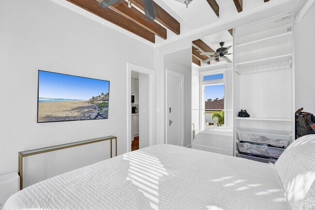 Building Photo - 235 Sunrise Ave