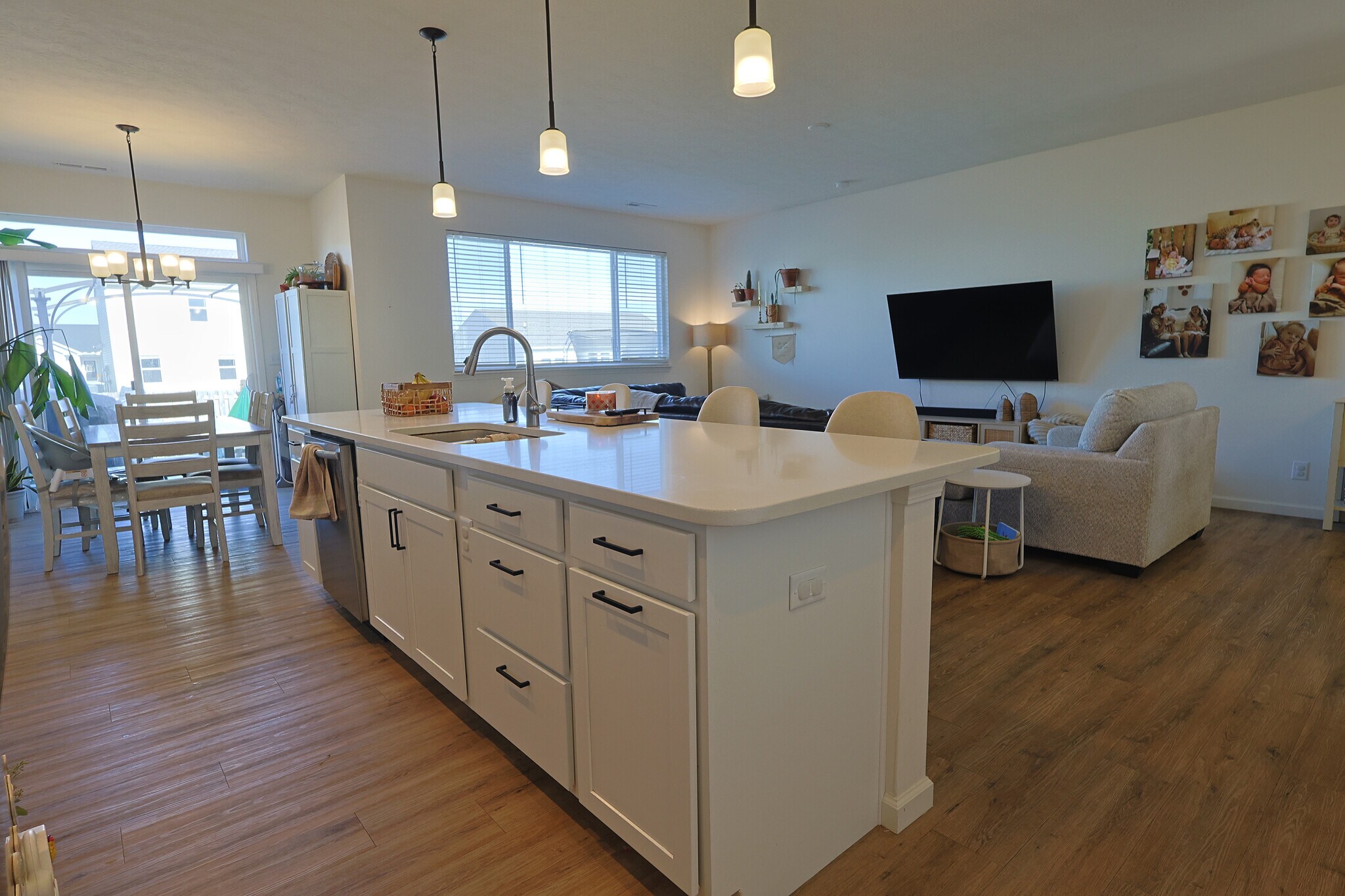 Building Photo - 1158 Thorny Ln