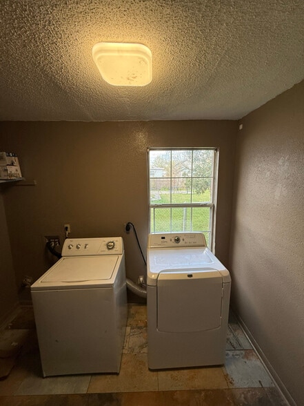 Building Photo - 1330 Horace St