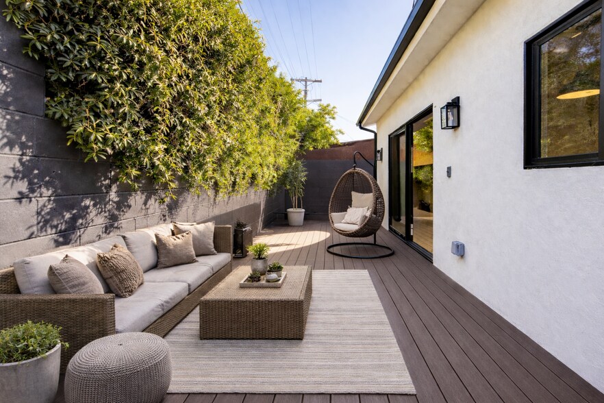 Virtually Staged - 619 N Vista St