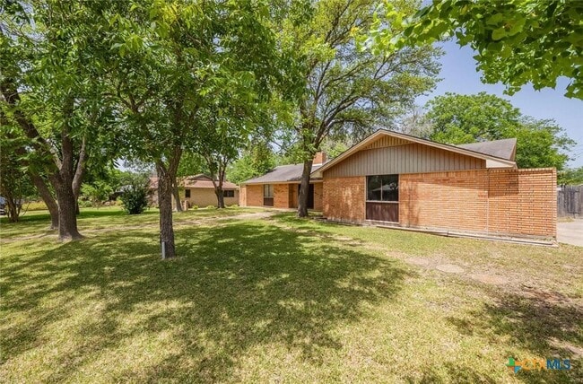 Building Photo - 4506 Walnut Rd