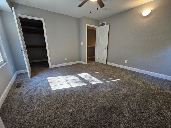 Building Photo - 1416 Maple Ln