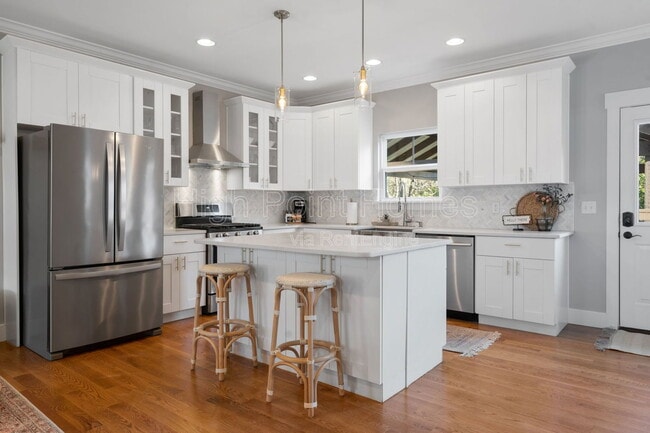 Building Photo - 213 Winchester St